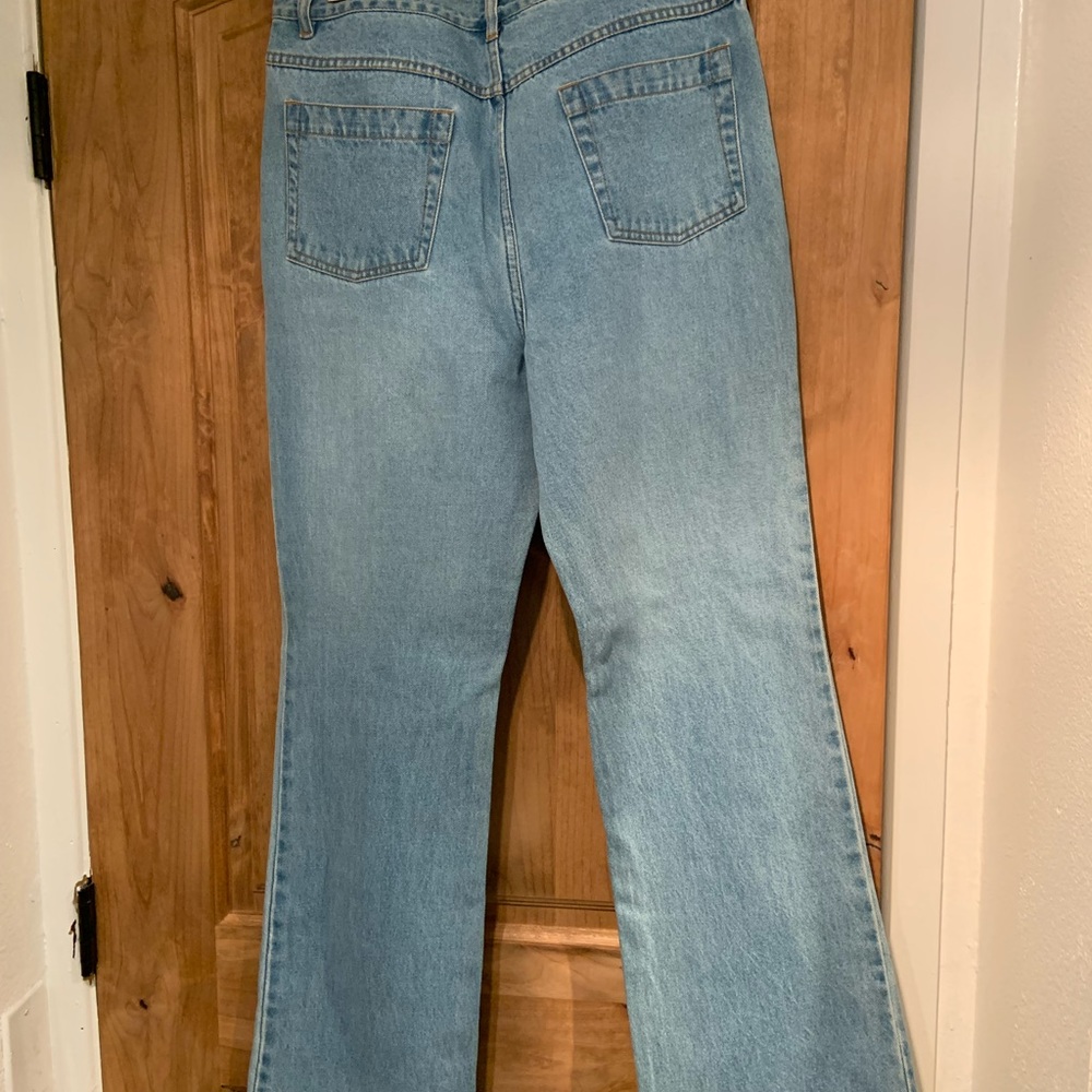 Beautiful red embroidered floral jeans. - Picture 2 of 4